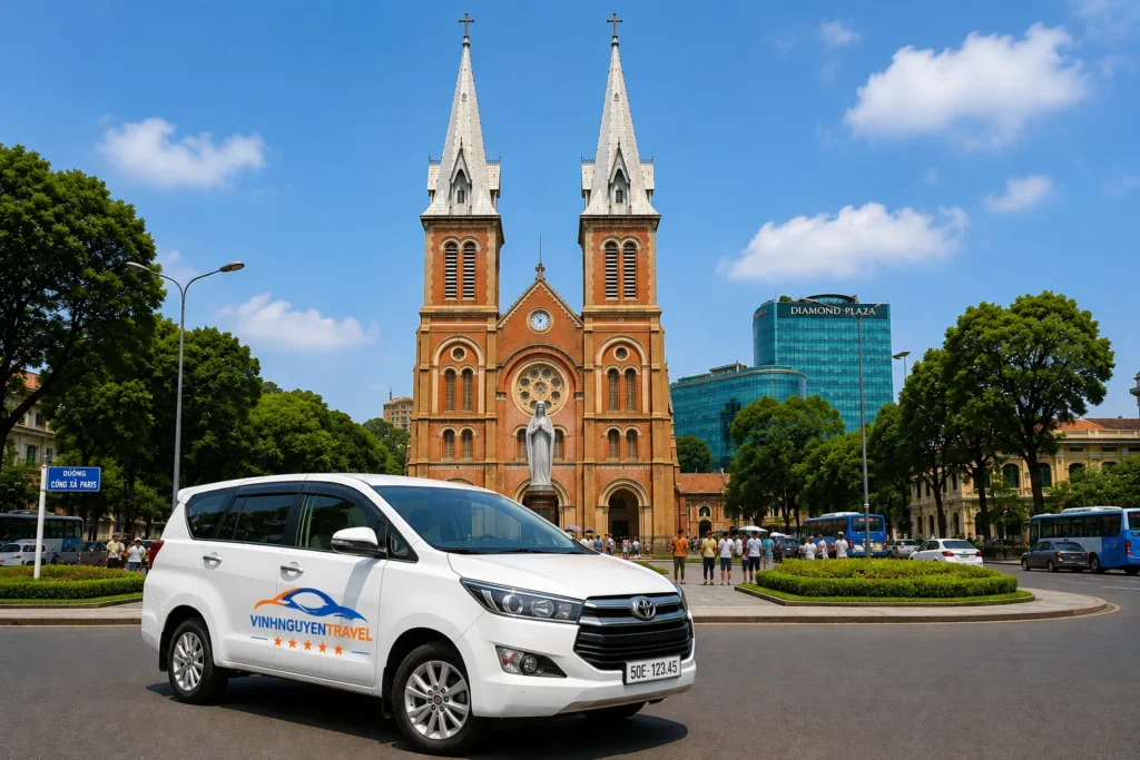 Nhà Thờ Đức Bà là biểu tượng kiến trúc nổi tiếng giữa trung tâm Sài Gòn.